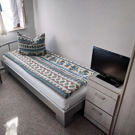 Pension-und-ferienwohnung-grimma 아파트 *